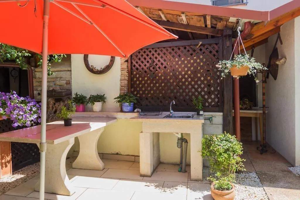 Nena Apartman Apartment Porec