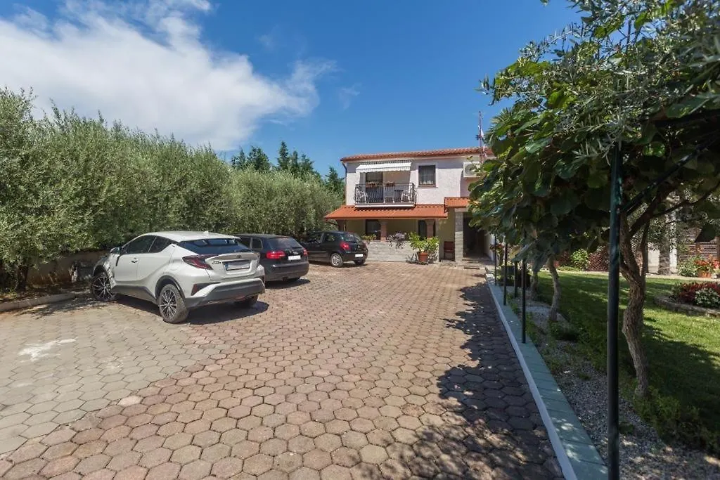 Nena Apartman Apartment Porec